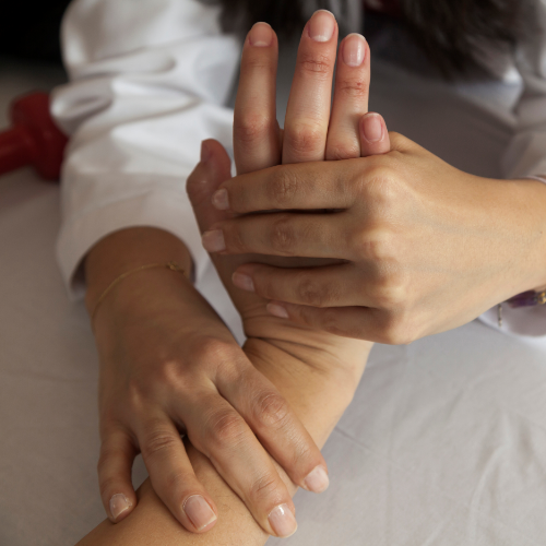 hand-therapy-Snyder-physical-therapy-PA